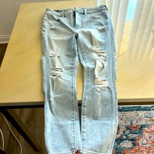 American Eagle Jeans- Size 8 Ripped Super Hi-Rise Jegging